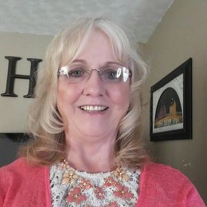 Meet your Posher, Paula