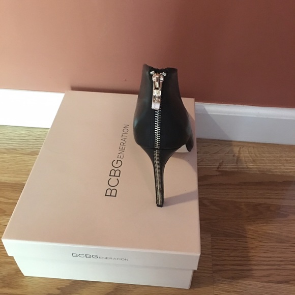 All black BCBG 4 inch heels shoes