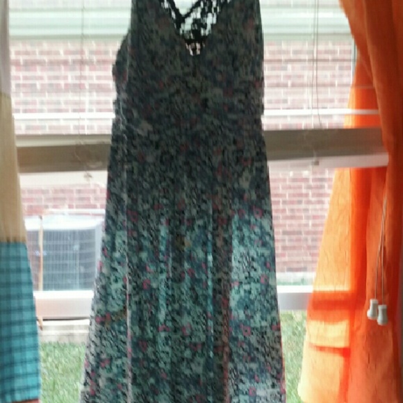 Candie's Dress with Black Crochet shoulders - Picture 1 of 2