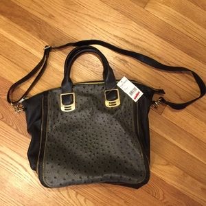 BRAND NEW Steve Madden handbag lots of pockets