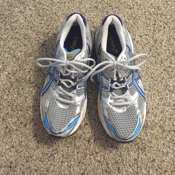 ASICS tennis shoes - Picture 2 of 4