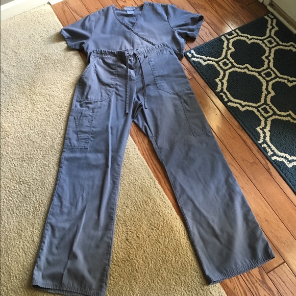 Scrub set - Picture 2 of 3