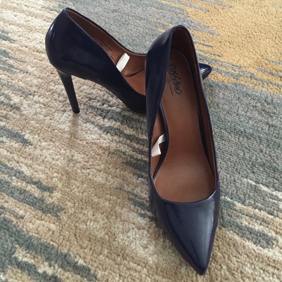 Size 7 Pumps