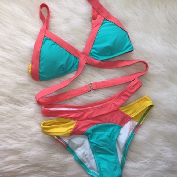 Strappy bikini