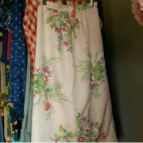 Elegant Vintage Pink Midi Floral Skirt
