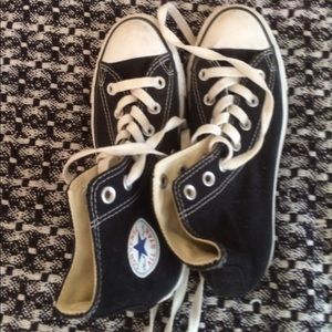 High top converse In black! ONLY WORN ONCE