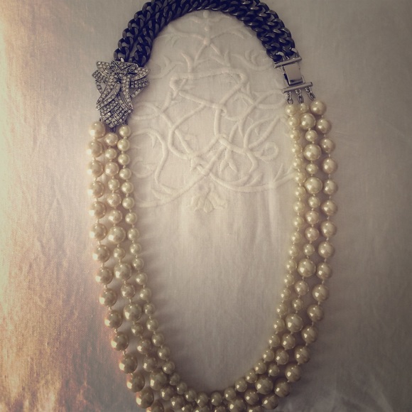 Daisy pearl necklace Stella and Dot