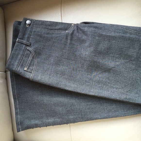 Elie Tahari Jeans - Picture 3 of 3