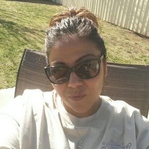 Meet your Posher, Vanessa