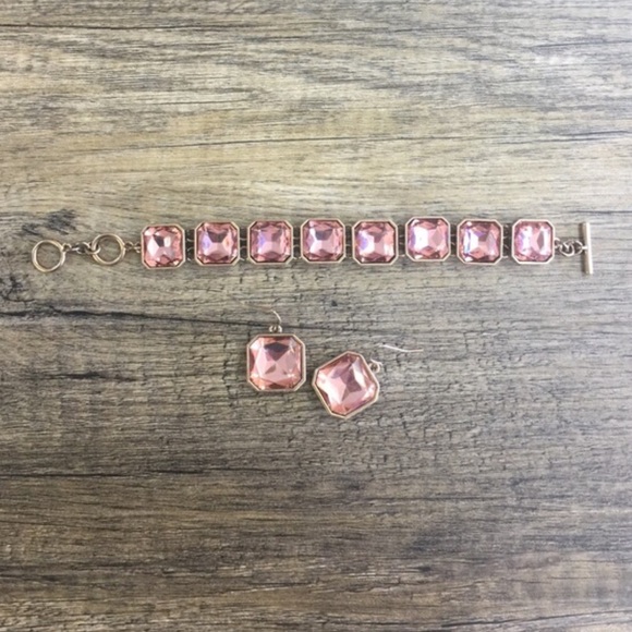 ๐ Statement Earrings - Picture 3 of 4