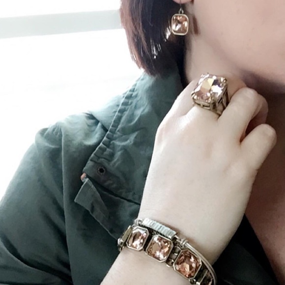 ๐ Statement Earrings - Picture 4 of 4