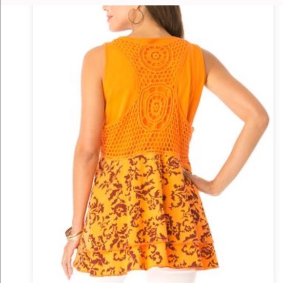 Plus Size 2X Black & White Crocheted Printed Vest - Picture 2 of 3