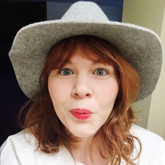 Meet your Posher, Lindsey - Picture 3 of 3