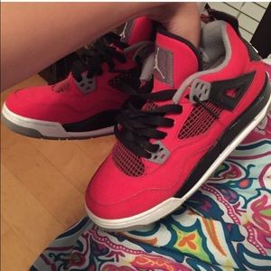 toro bravo 4s size 4.5Y