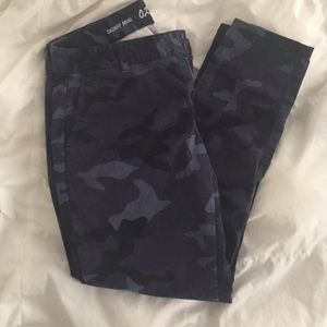 Gap blue camo skinnies sz2 petit length