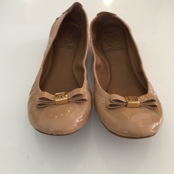 Nude tory burch flats
