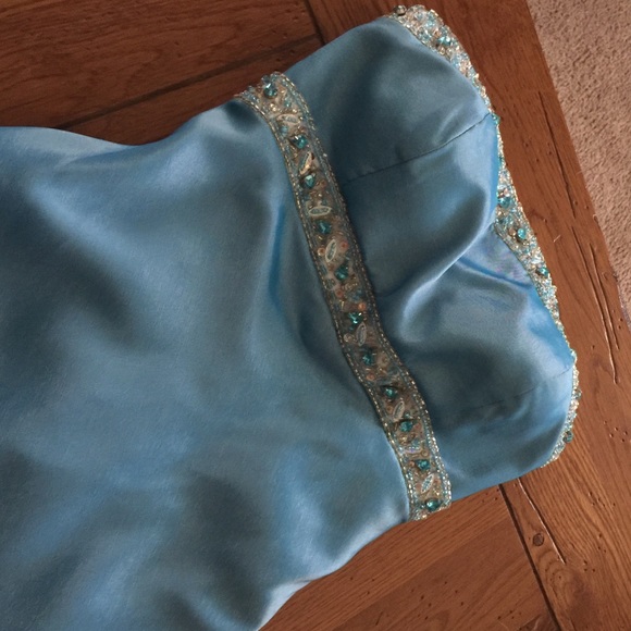 Strapless beaded blue dress - Picture 3 of 4