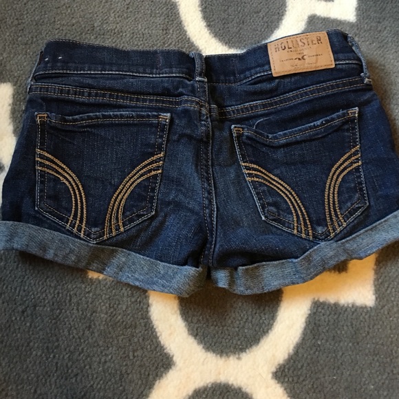 Hollister Shorts - Picture 2 of 2