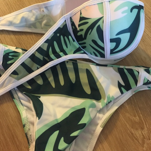 ⛵️ Palm Leaf patterned Bikini🌴 - Picture 4 of 4