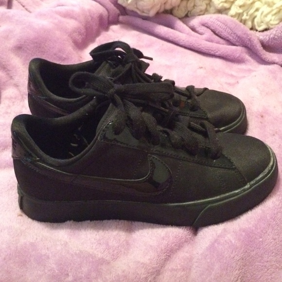 Nike low top sneaker