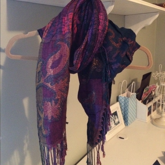 Scarf - Picture 2 of 2