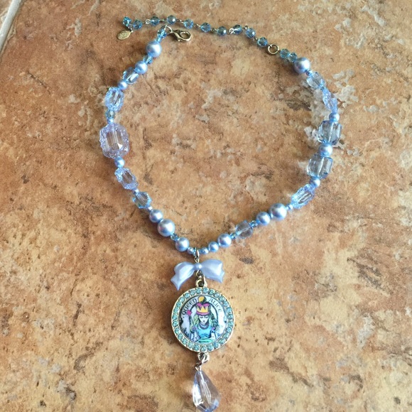 Tarina Tarantino Alice in wonderland necklace