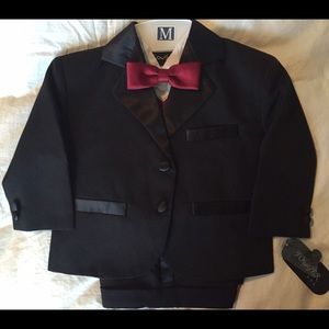 New- Black & Red Baby Tux- Size 9-12 mo.👶🏻