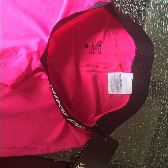 Nike pro womens! - Picture 3 of 3