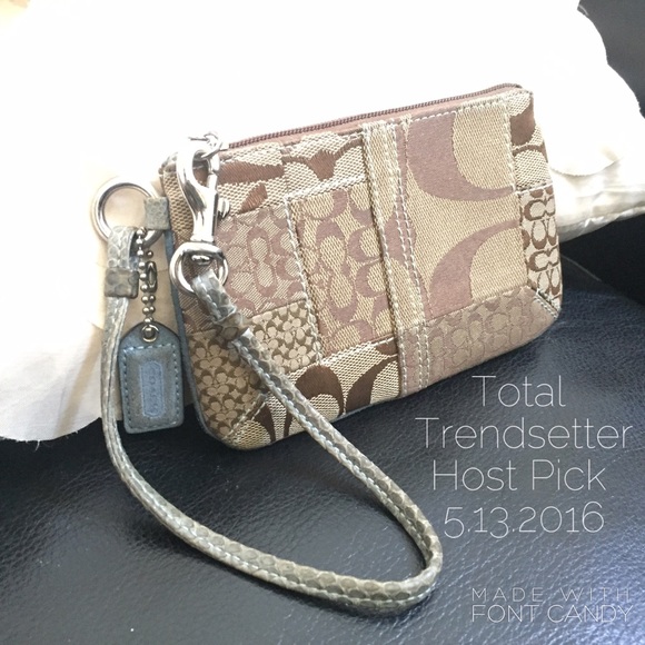 SALE! Coach Signature Patchwork Wristlet ✨HP!