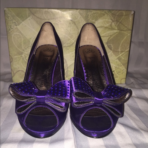 Purple j. Renee pumps