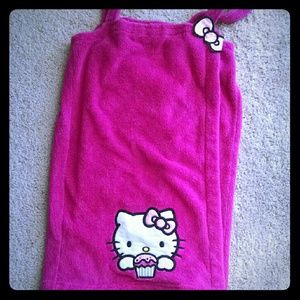 🔘 Hello Kitty plush cover-up