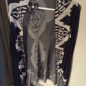 BKE Black & White Sweater