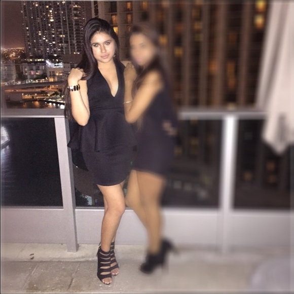 Deep V open back sexy black dress 💋 - Picture 2 of 3