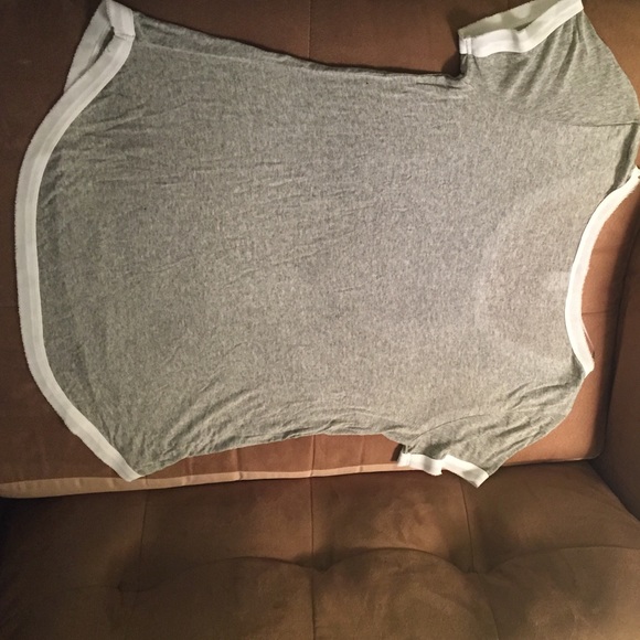 **SOLD Bobeau gray lightweight tee with white trim - Picture 3 of 4