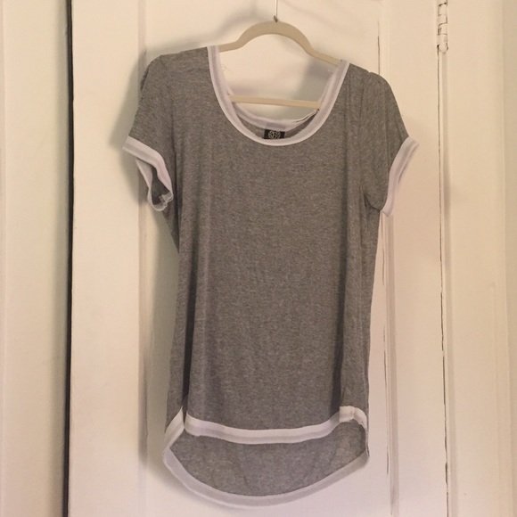 **SOLD Bobeau gray lightweight tee with white trim - Picture 4 of 4