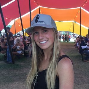 Meet your Posher, Lauren