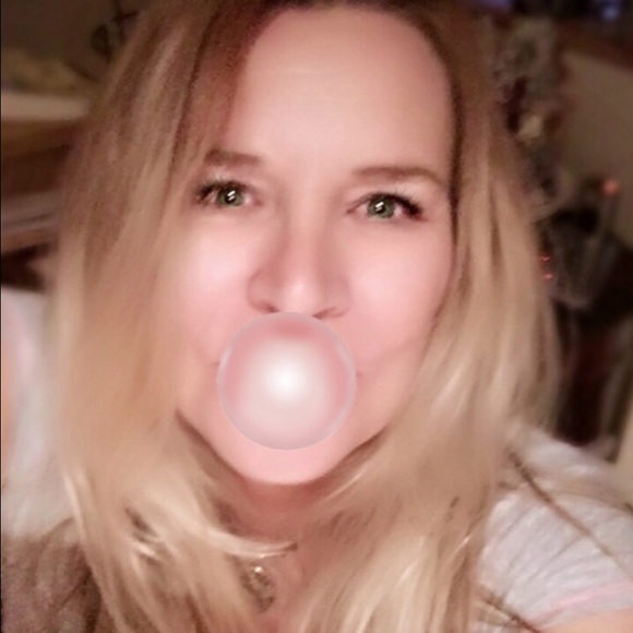 Meet your Posher, Natalie - Picture 4 of 8