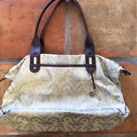 Stella and dot how does she do it tote