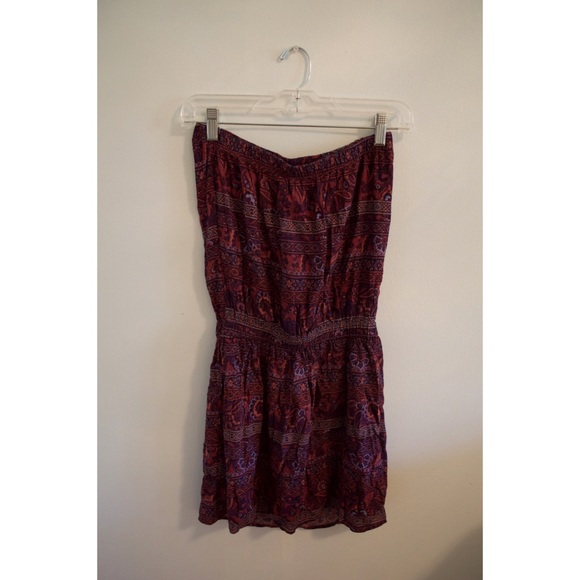 Strapless patterned dress