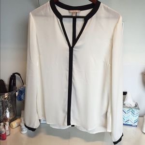 NWOT Banana republic white with black trim blouse
