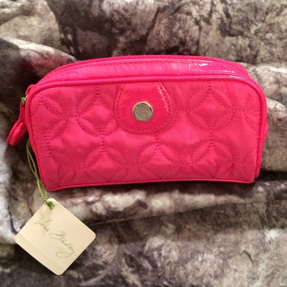 Vera Bradley Handbags - NWT Vera Bradley Cosmo in Nylon Pink