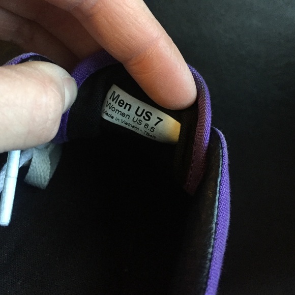 Vans - Picture 2 of 2