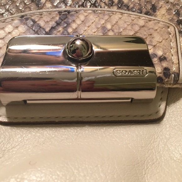 **SOLD*Coach cream and textured snake shoulder bag - Picture 2 of 4