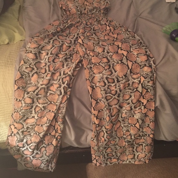 Romper - Picture 3 of 4