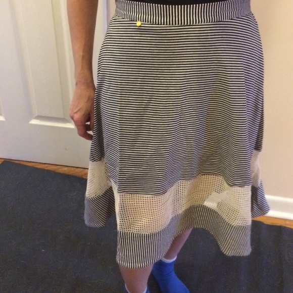 Karolyn circle striped skirt BNWT. With netting - Picture 1 of 4