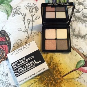 Japonesque Velvet Touch Eye Shadow Palette Teinte
