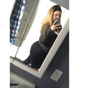 Meet your Posher, Nicole