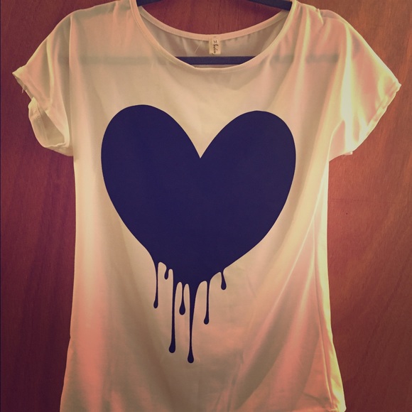 White graphic T shirt