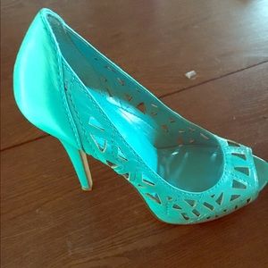 BCBGeneration Teal peep toe heels Sz 8.5