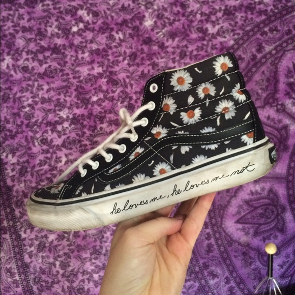 Vans Shoes - RARE daisy sk8-hi Vans ❤️